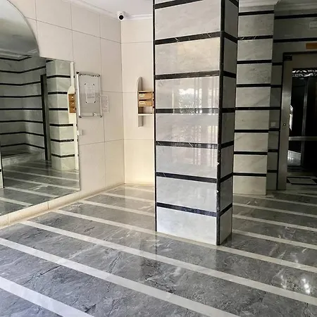 Seafront In With Pool And Garage Apartment Marbella