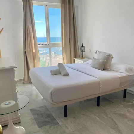 Apartment Seafront In With Pool And Garage *